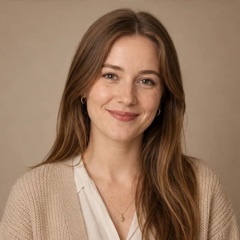 Ms Lucy Thornton